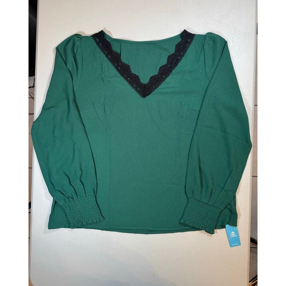 Cupshe Sz XL Green Long Sleeve Blouse Black Lace V-Neck NWT Smocked Cuffs